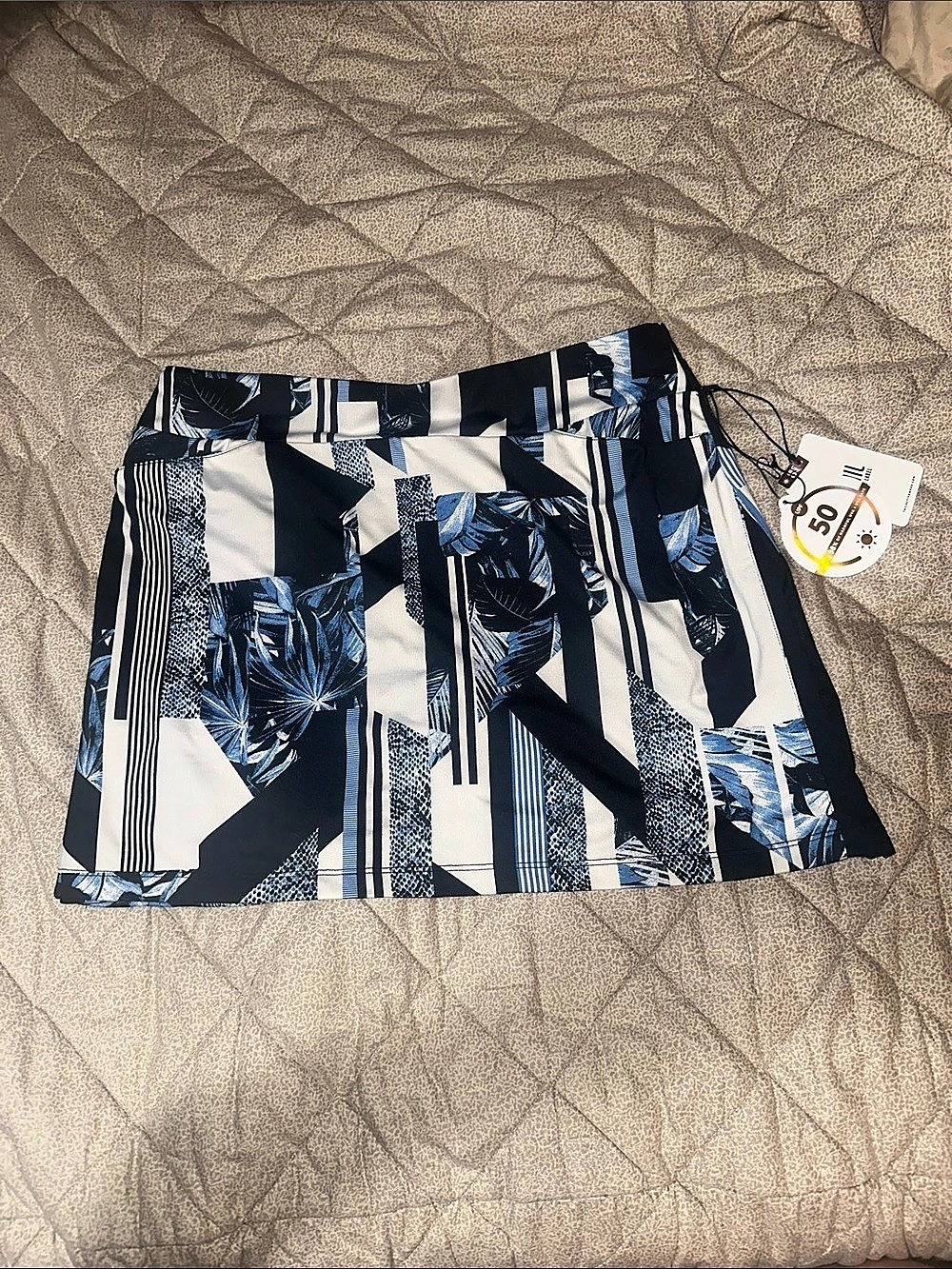 TAIL Women's Geometric Skort in Blue & White Size Medium NWT